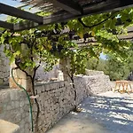 Trullo Rocca Santa