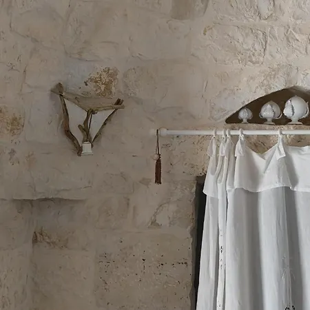 בית נופש Trullo Rocca Santa אוסטוני