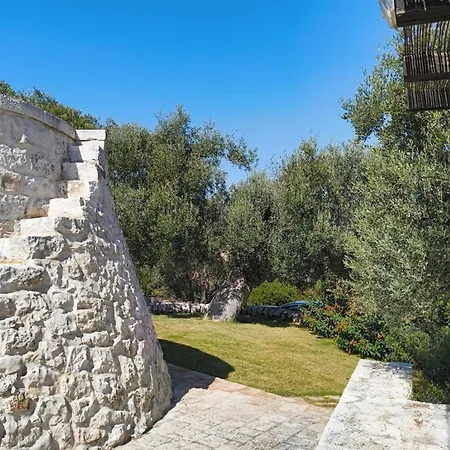 בית נופש Trullo Rocca Santa
