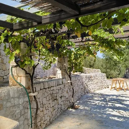 Trullo Rocca Santa