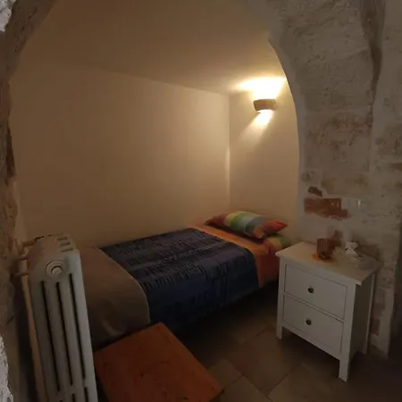 Trullo Rocca Santa * אוסטוני
